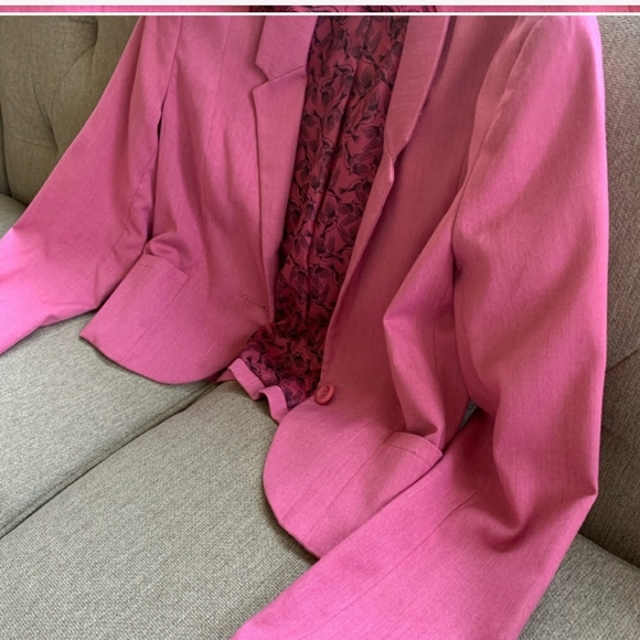 H&M crop pink blazer 🌸 - Picture 3 of 3